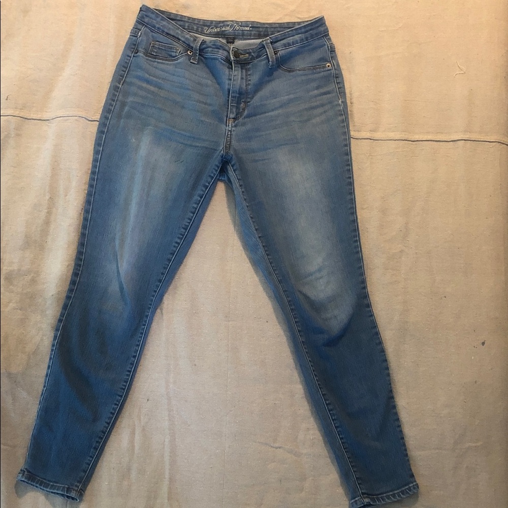 Universal Thread Women's Medium Blue Skinny Jeans